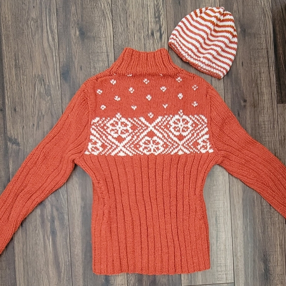 Hand Knit Ribbed Sweater - Picture 5 of 7